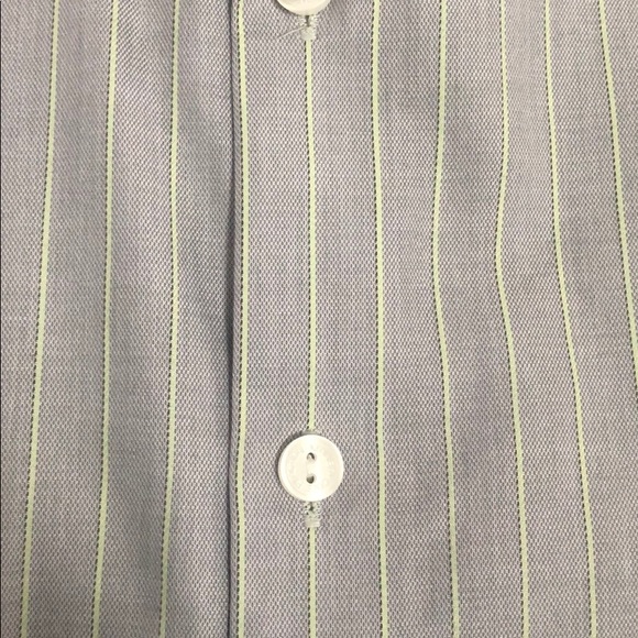 Barely worn Kenneth Cole button down - Picture 4 of 4